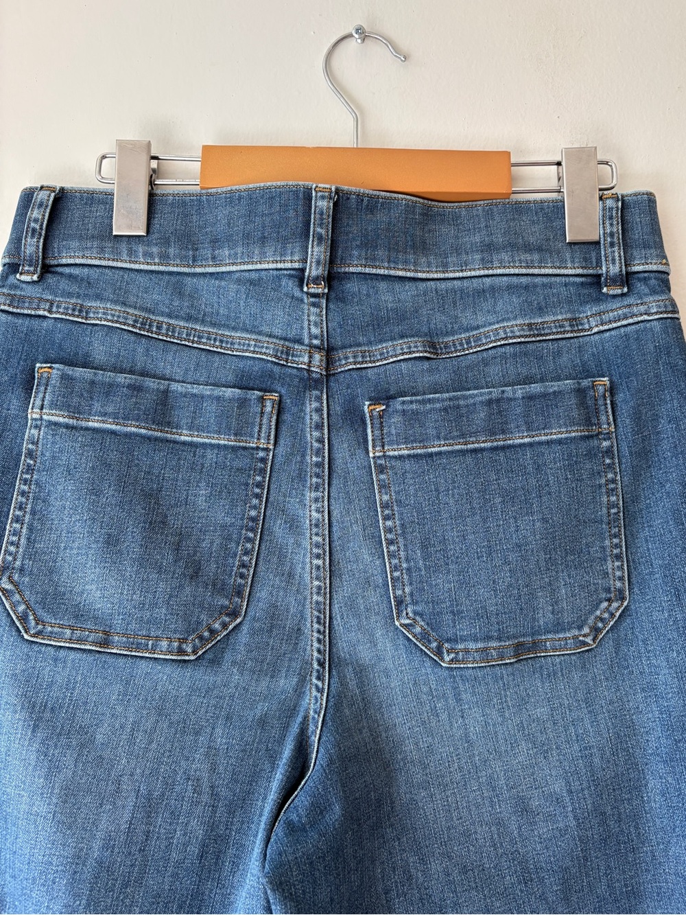 SPANX Shape Everywear Cropped Wide Leg Patch Pocket Jeans Size Medium Casual - Picture 6 of 12